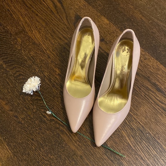 Nude Ralph Lauren Heels with Cherry Wood Heel. Size 5.5. - Picture 8 of 11